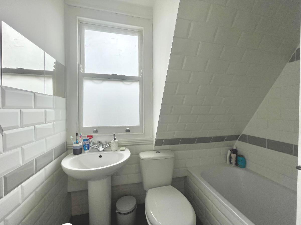 139 Guest House Camden Town Londra Esterno foto